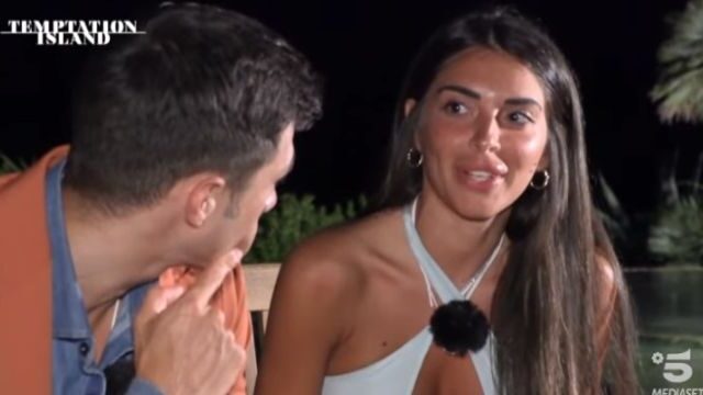 Temptation Island Mirko E Greta In Vacanza Con La Suocera