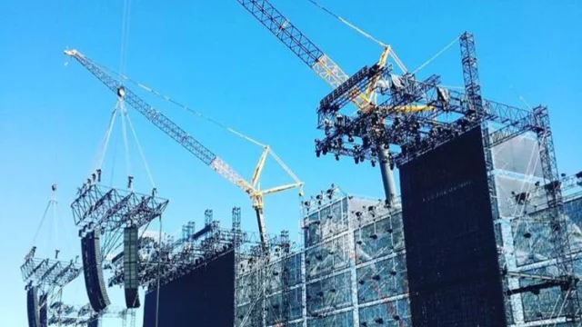 Il mega palco del Modena Park