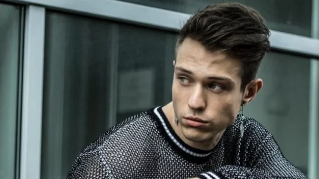 Irama Plume: quanto ne sai del vincitore di Amici 17? (QUIZ)