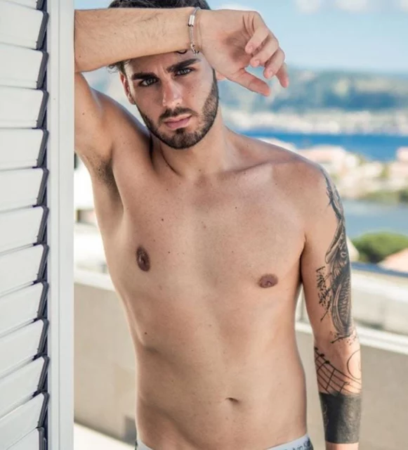 Alberto Urso foto hot e curiositÃ  del cantante di Amici 18