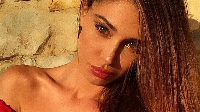 Belen Rodriguez criticata per una foto bollente: la sua risposta