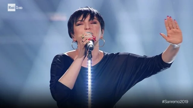 Arisa senza voce a Sanremo 2019 si emoziona: ecco il motivo