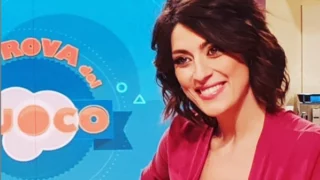 Elisa Isoardi riceve una sorpresa per San Valentino a La prova del cuoco