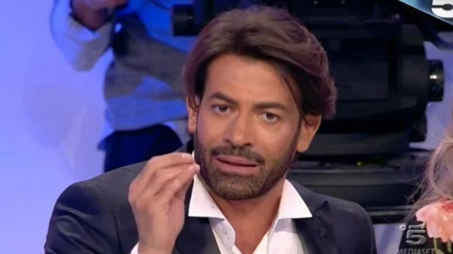 Gianni Sperti contro Claire e Gian Battista a Uomini e donne Over