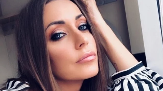 Karina Cascella su Instagram ricorda sua madre e parla delle sorelle