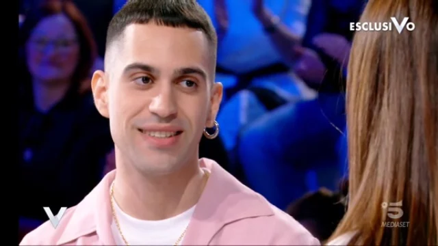 Mahmood si confessa a Verissimo: ecco in che rapporti è con suo padre