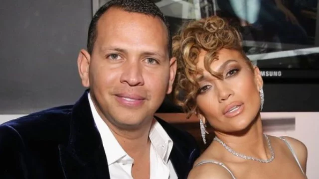 Jennifer Lopez si sposa con Alex Rodriguez: l'annuncio sui social