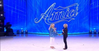 Maria De Filippi ospite a Domenica In col vincitore di Amici 18