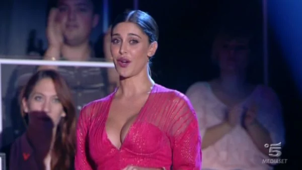 Belen Rodriguez assente a Tú Sí Que Vales per un malore: è incinta?