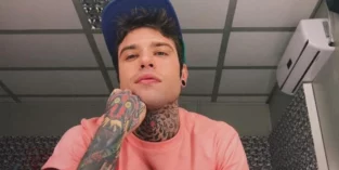 Fedez replica agli haters che attaccano suo figlio Leone: le sue parole