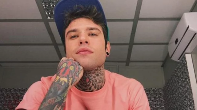 Fedez replica agli haters che attaccano suo figlio Leone: le sue parole