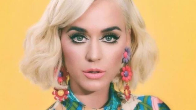 Katy Perry accusata di molestie sessuali dal modello Josh Kloss