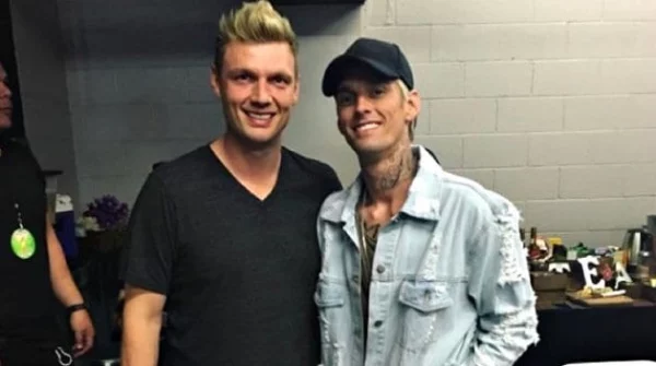 Aaron Carter accusa suo fratello Nick di stupro, lui chiede un ordine restrittivo