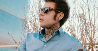 Fedez lontano dai social: ecco il motivo della sua assenza