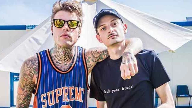 Fedez imputato per una lite col vicino di casa. Fabio Rovazzi testimonia