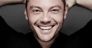 Tiziano Ferro conduttore di Sanremo 2020 con Amadeus? L'indiscrezione