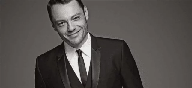 Tiziano Ferro annuncia l'arrivo di un documentario: ecco quando e dove vederlo