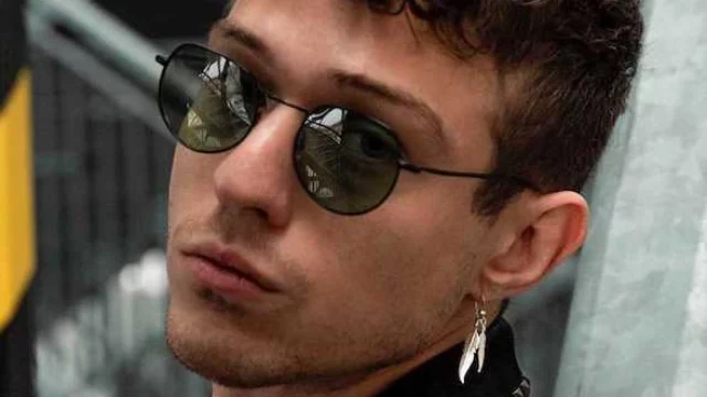 Irama torna su Instagram ed elimina tutte le foto: il motivo