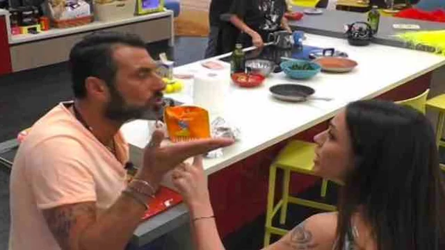 Teresanna VS Sossio: ennesimo scontro al veleno al GF Vip. Ecco cosa è successo