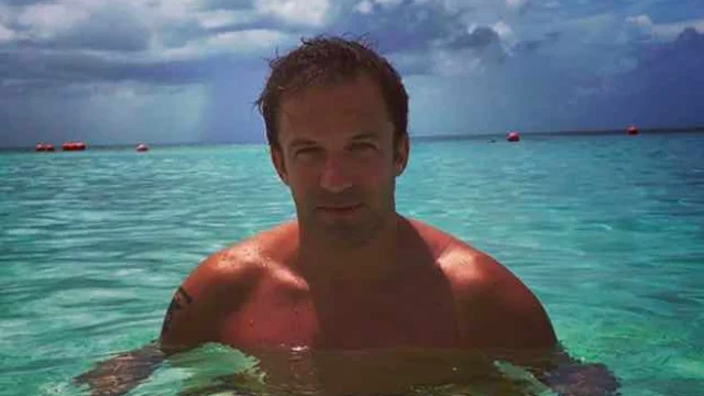 Alessandro Del Piero aggiorna i fan dopo il ricovero: ecco come sta (VIDEO)