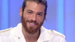 Can Yaman torna su Canale 5 con la nuova serie Erkenci Kus: la conferma