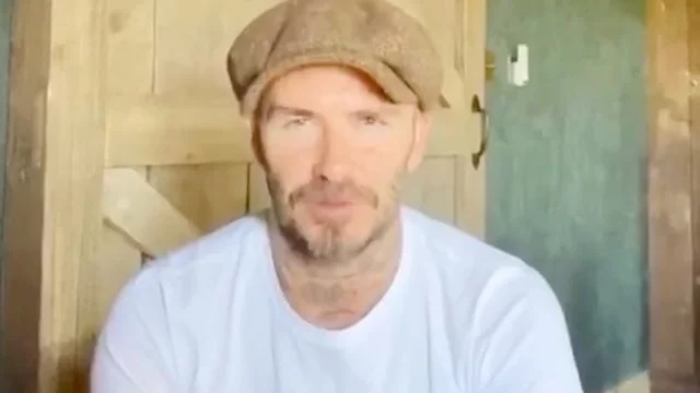 David Beckham si mostra calvo: la foto del calciatore senza capelli impazza sul web