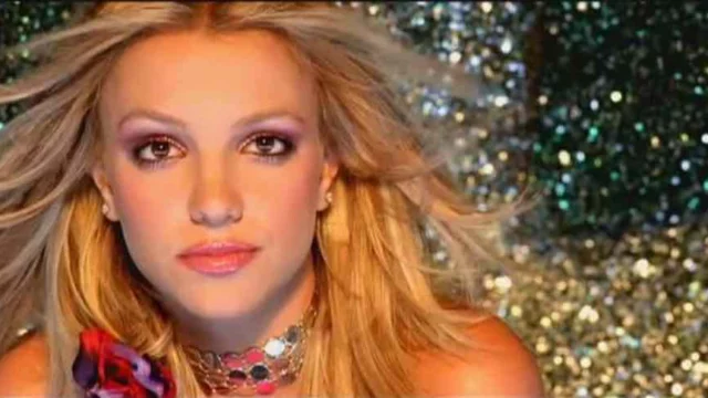 Britney Spears: negli USA un fan lancia la petizione per avere le statue della cantante