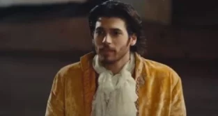 Can Yaman recita in italiano e fa impazzire i fan (VIDEO)