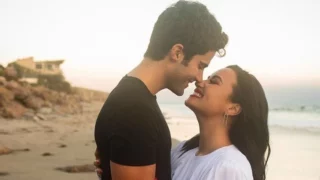 Demi Lovato si sposa: Max Ehrich le ha fatto la proposta di matrimonio