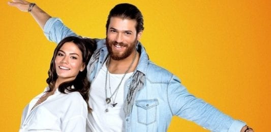 Un anno con Can Yaman: arriva il calendario di Daydreamer