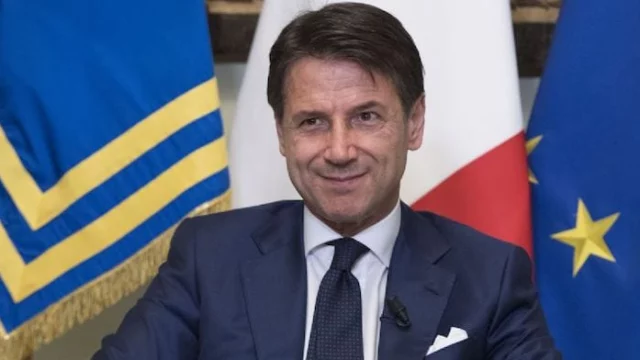 Giuseppe Conte: una studentessa dichiara il suo amore, la risposta di lui è epica