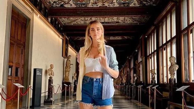 Chiara Ferragni nella polemica per la visita agli Uffizi: Fedez commenta duramente