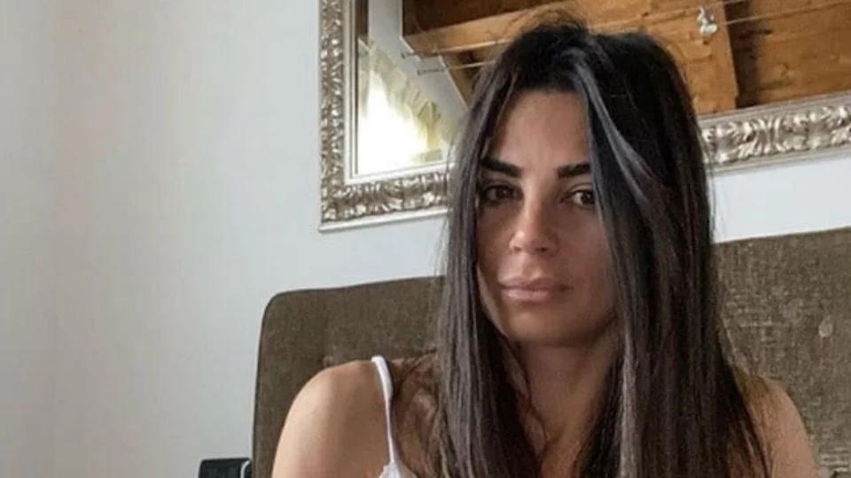 Serena Enardu: a fuoco l'auto dell'influencer, che si sfoga su Instagram