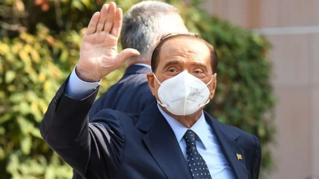 Silvio Berlusconi lascia l'ospedale: come sta dopo il Covid-19