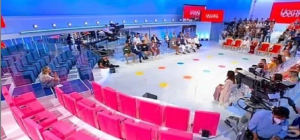 Uomini e Donne: un corteggiatore parla del dietro le quinte del programma