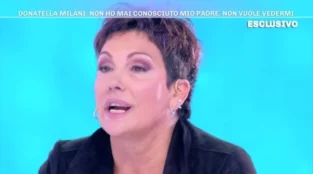 Donatella Milani a Domenica Live fa coming out, facendo però chiarezza