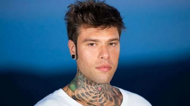 Fedez sparisce dai social per aiutare le maestranze dello spettacolo