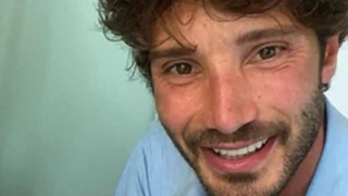 Stefano De Martino si è fidanzato con l'ex di un noto cantante? Ecco chi sarebbe