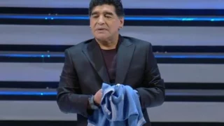 Diego Armando Maradona è morto: l'ex calciatore aveva 60 anni