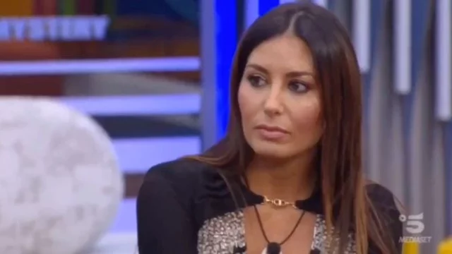 Elisabetta Gregoraci: cosa indossa stasera al GF Vip e quanto costa l'outfit