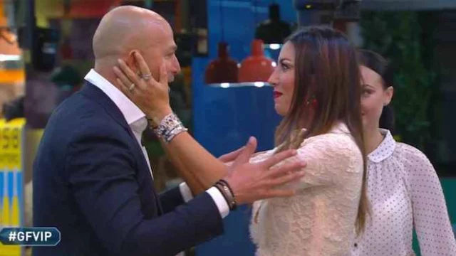 Elisabetta Gregoraci manda un messaggio in codice a Stefano Bettarini?