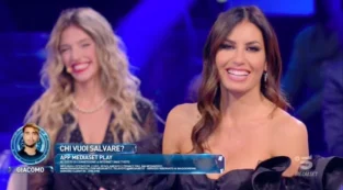 Elisabetta Gregoraci incanta con il suo outfit: ecco quanto costa