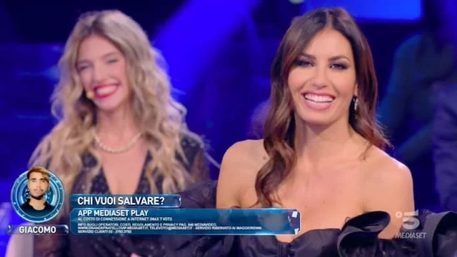 Elisabetta Gregoraci incanta con il suo outfit: ecco quanto costa