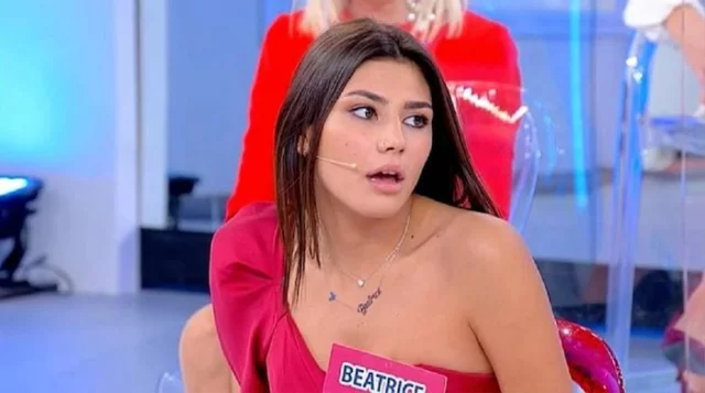 Beatrice Buonocore riceve insulti da un hater e risponde a tono