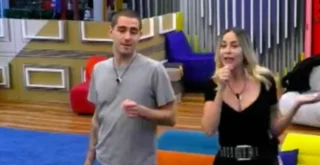 Tommaso Zorzi e Stefania Orlando cantano Felicità (VIDEO)