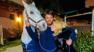 Can Yaman continua a mandare messaggi d'amore social a Diletta Leotta