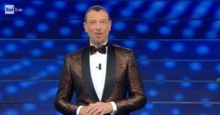 Amadeus non condurrà Sanremo 2022: arriva la sua conferma