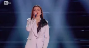 Il look scelto da Annalisa per la semifinale di Sanremo 2021