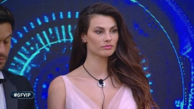 Dayane Mello ha trascorso la notte con un'altra vippona del GF (VIDEO)