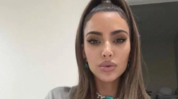 Kim Kardashian mostra una sua foto di quando aveva 16 anni